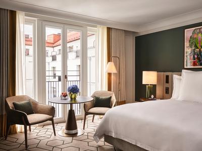 Deluxe Room King