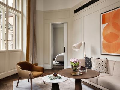 Corner Suite