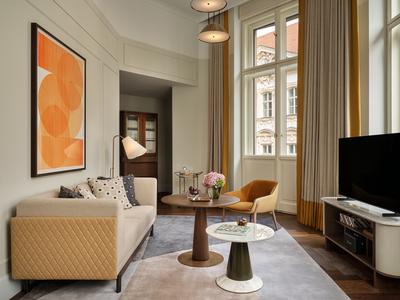 Corner Suite