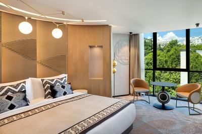 Signature Suite