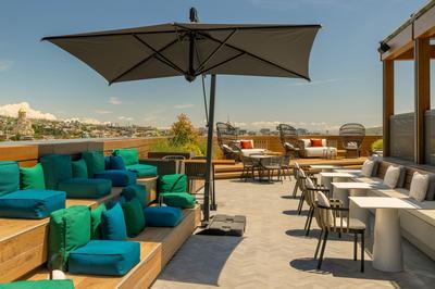 Eary Rooftop Terrace & Bar