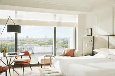 1 King Bed Corner