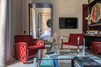 NOLV - 004 - Living Room
