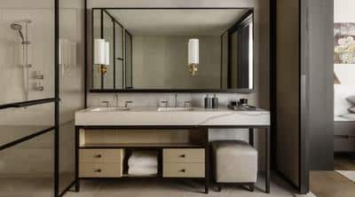 Skyline King Suite