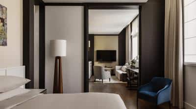 Deluxe King Accessible Suite