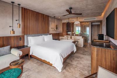 Deluxe Room, 1 King, Oceanfront
