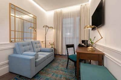 Grand Deluxe Reina Room