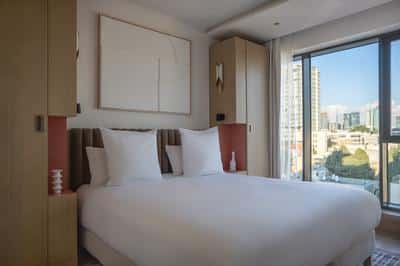 Deluxe Room Skyline