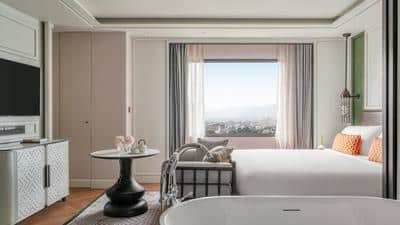 1 King Classic Mountain View