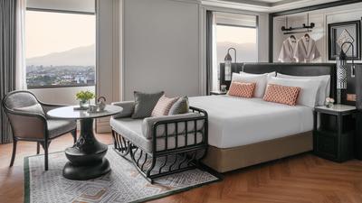 1 King Premium Mountain View
