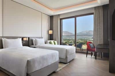 2 Queen Guest room with Balcony
