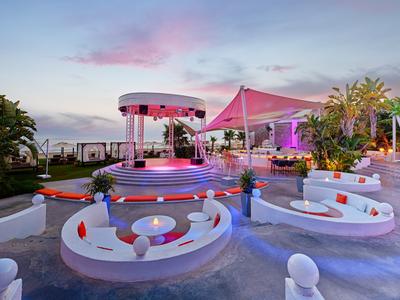 Tangerine Beach Club