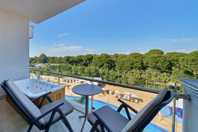 Terrace Family Suite Land View