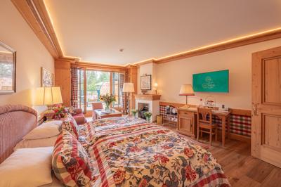 Alpin Double Room De Luxe With Mountain View Bed D
