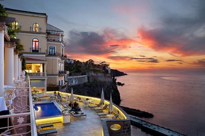 Sunset At Bellevue Syrene 1820 Hotel