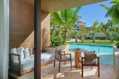 Palm Luxe Swim Out Room, 1 King