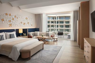 Deluxe Pool View Room