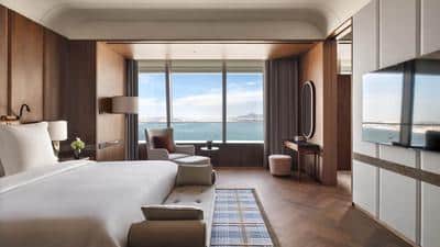 Four Seasons Premier Suite
