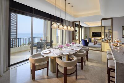 Signature Sea View Suite