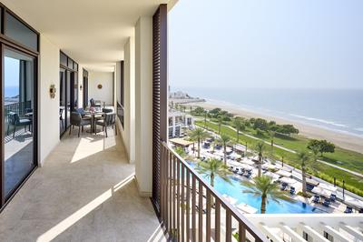 Signature Sea View Suite