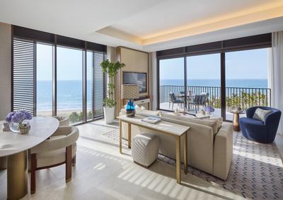 Premier Sea View Suite
