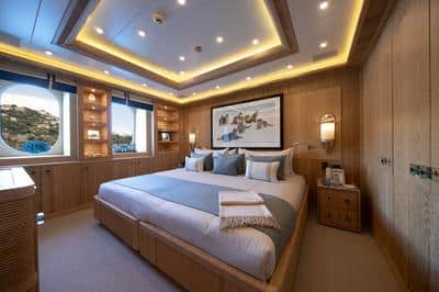Treville’s private luxury yacht Luna B