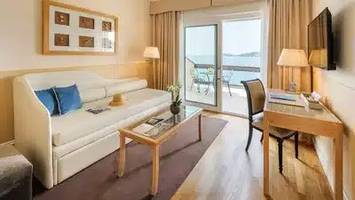 Panoramic Executive Suite