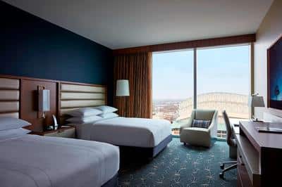 Queen/Queen Minue Maid Park View Guest Room