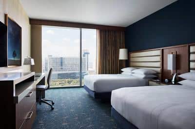 Queen/Queen Discovery Green View Guest Room