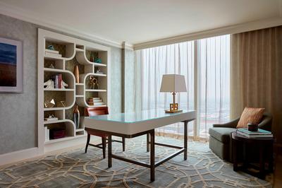 Presidential Suite - Work Desk
