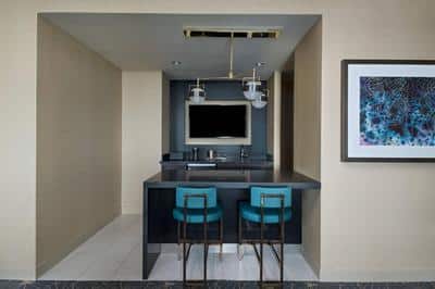 Luxury Suite - Kitchen