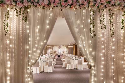 Gallery Wedding - Entrance