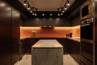 Three-Bedroom Deluxe Apartment - Kitchen