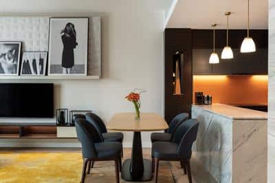 Deluxe One Bedroom Aparment - Kitchen