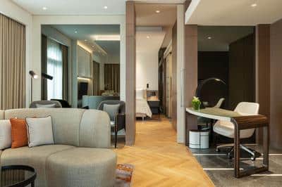 Ambassador Suite - Working Station