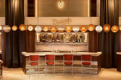 Deluxe Bar