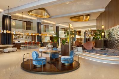 Deluxe Bar
