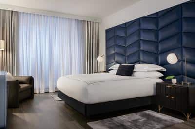 1 King Bed