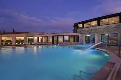 OUTDOOR HEATED SWIMMING POOL