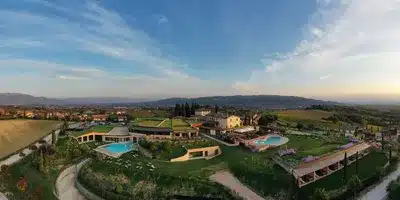 25-Borgobrufa-panorama-aerea-2000x1000.jpg