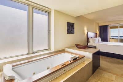 Honeymoon Suite Bathroom