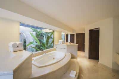 Imperial Suite Bathroom