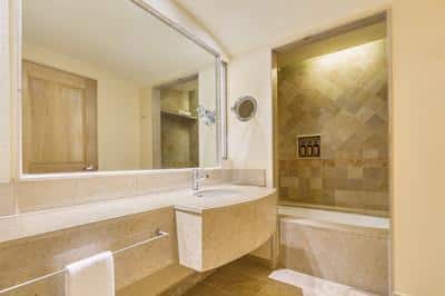 Superior Room Ocean View Barthroom
