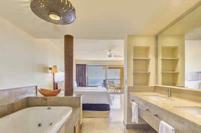 Villa Master Suite Bathroom