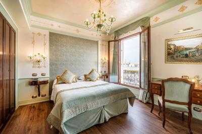 Double Deluxe Grand Canal view