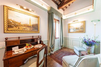 Double Deluxe Grand Canal view