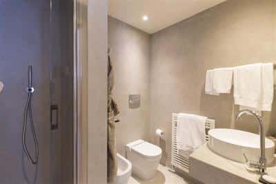 Giglio Suite bathroom