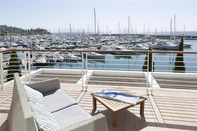 DUPLEX SEA FRONT terrace