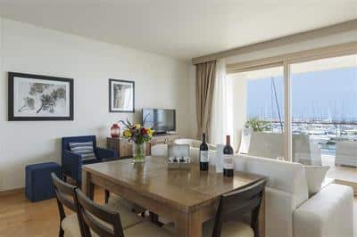 Family suite living room