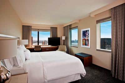King Deluxe Corner Guest Room
